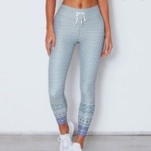 White Fox x Sarah’s Day Leggings Size S
